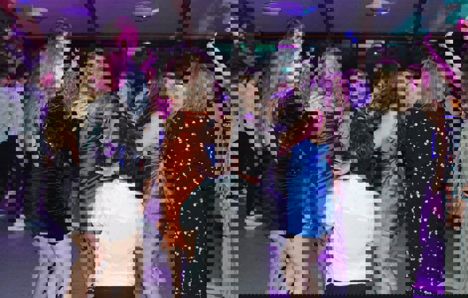 241545708 4298888690158992 4003797709419297232 N