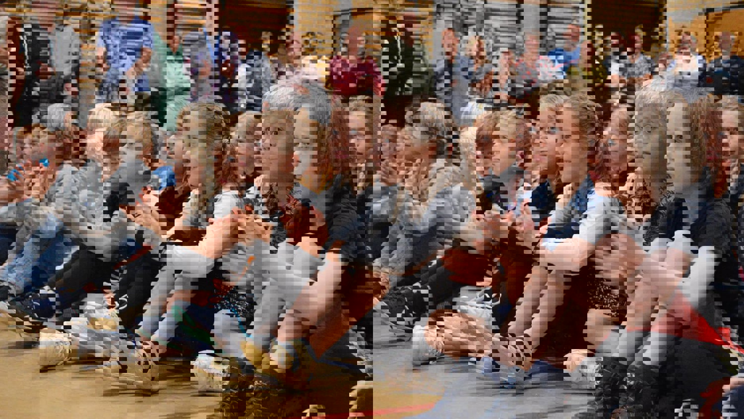 235668348 4750978148258281 447071678011742300 N (2)